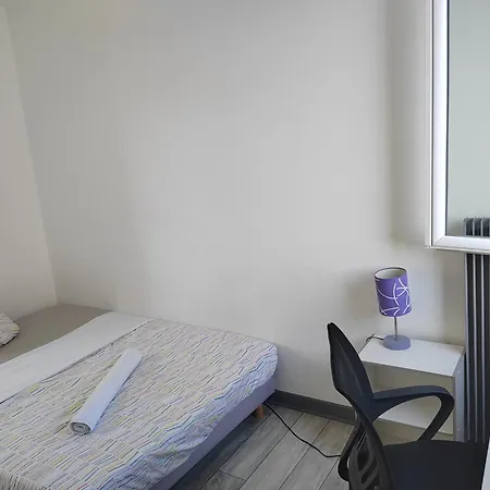 Quarto em Acomodações Particulares Dans Partagé, à 8 Min Du Centre-ville *