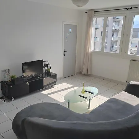 Homestay Dans Partage, A 8 Min Du Centre-ville *