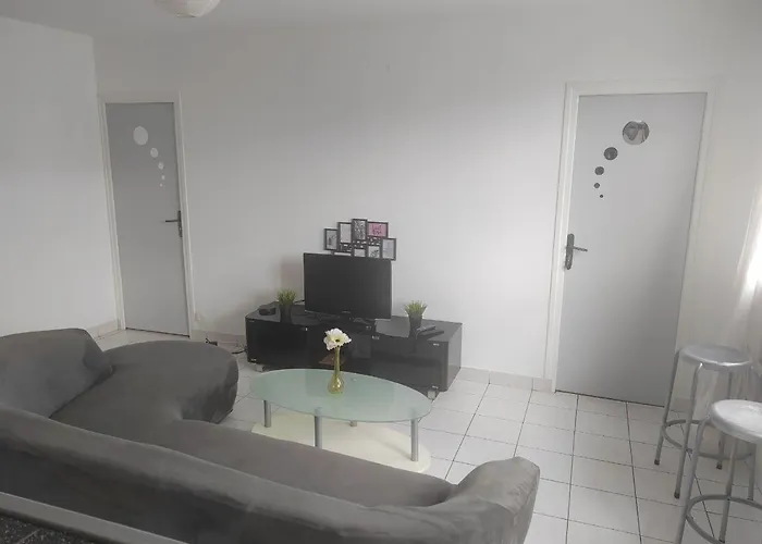 Dans Partage, A 8 Min Du Centre-ville Homestay szállás *